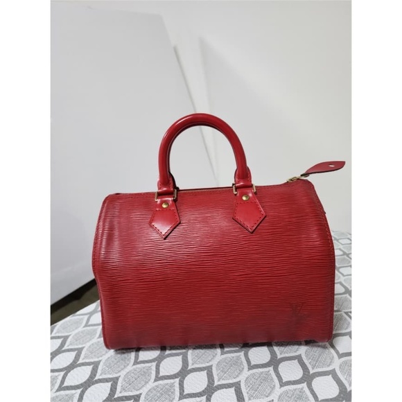 Authentic LOUIS VUITTON Red Epi Leather Speedy 25 Bag - Picture 1 of 15